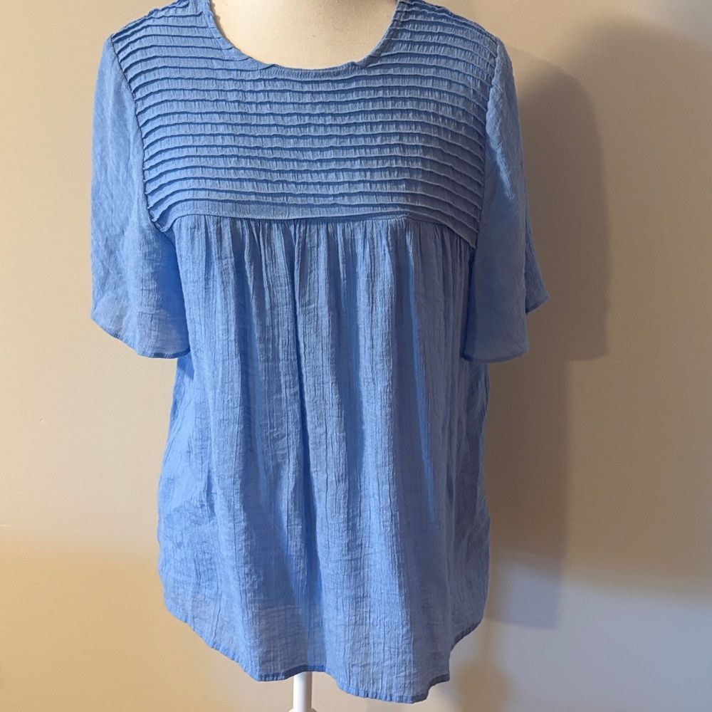 Nanette Lapore Blue Flowy Blouse. Size Medium